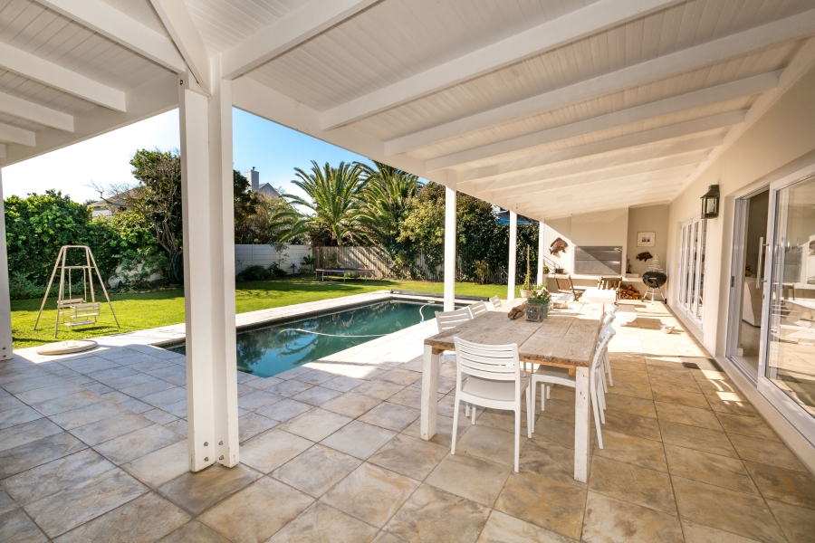5 Bedroom Property for Sale in Kommetjie Western Cape